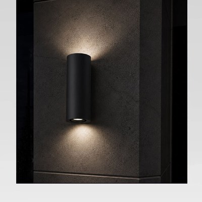 Moon P. <br>Effortless Elegance